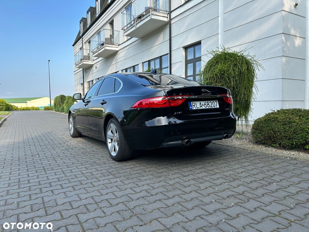 Jaguar XF 25t Prestige - 5