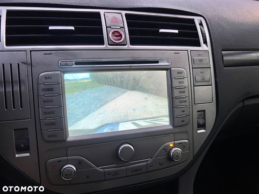 Ford Kuga 2.0 TDCi 2x4 Titanium - 34