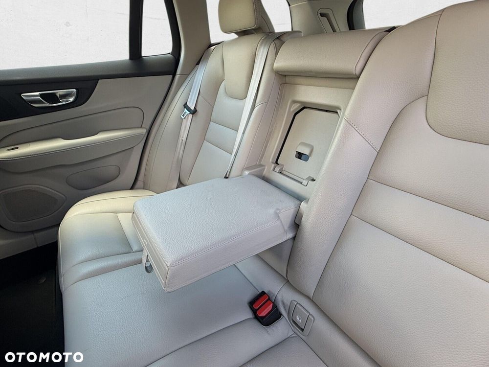 Volvo V60 B4 B Plus Bright - 23