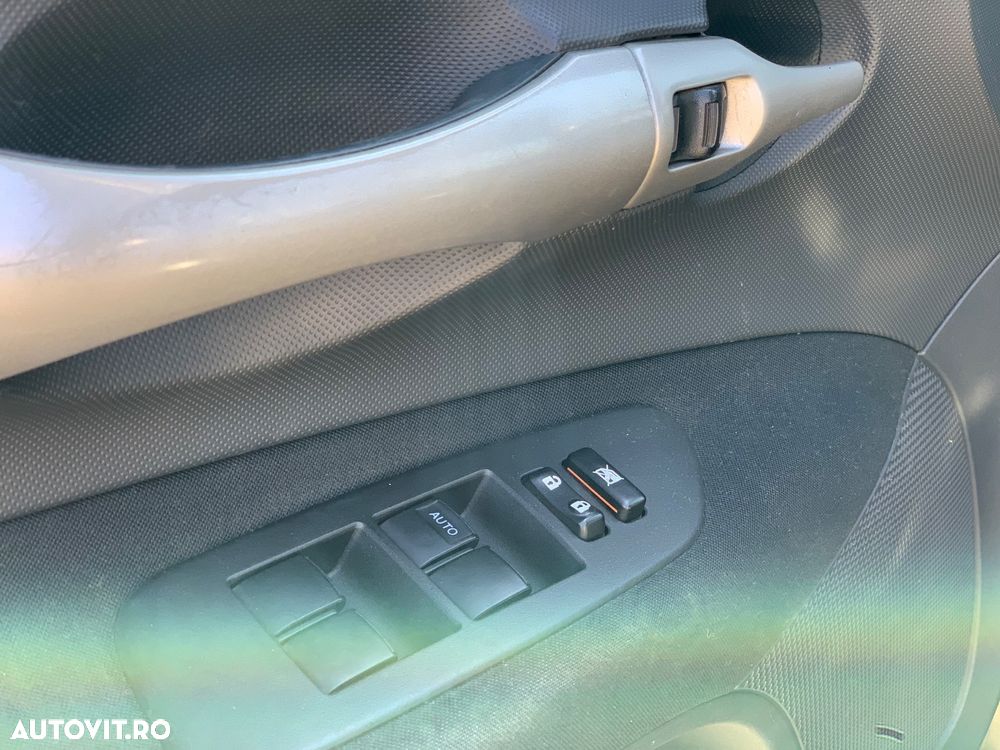 Toyota Auris 1.4 D-4D Luna - 12