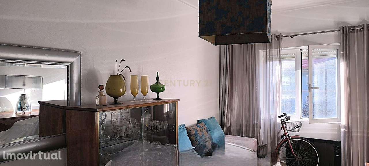 T2, a 10 min do terminal rodo-ferro-fluvial do Barreiro e a 30 min de - Grande imagem: 3/36