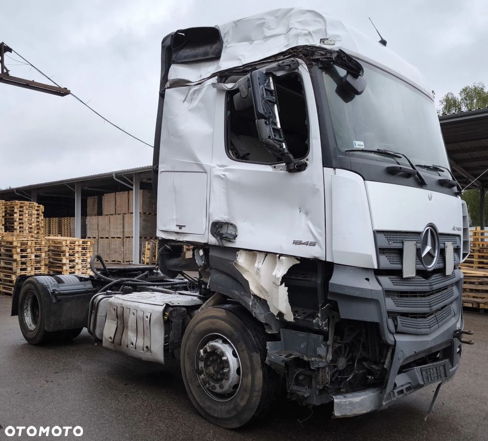 Mercedes-Benz Actros - 8