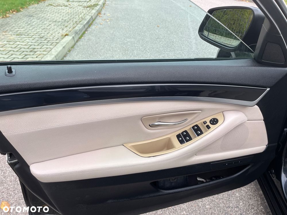 BMW Seria 5 525d Sport-Aut - 15