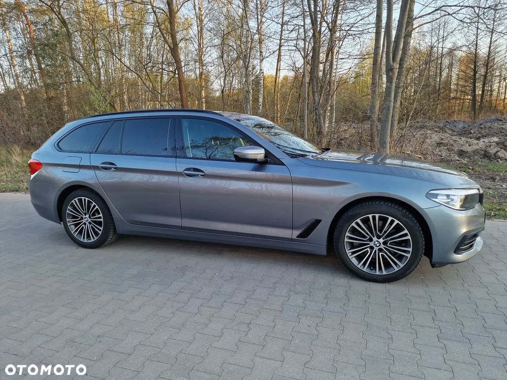 BMW Seria 5 520i Sport Line - 6