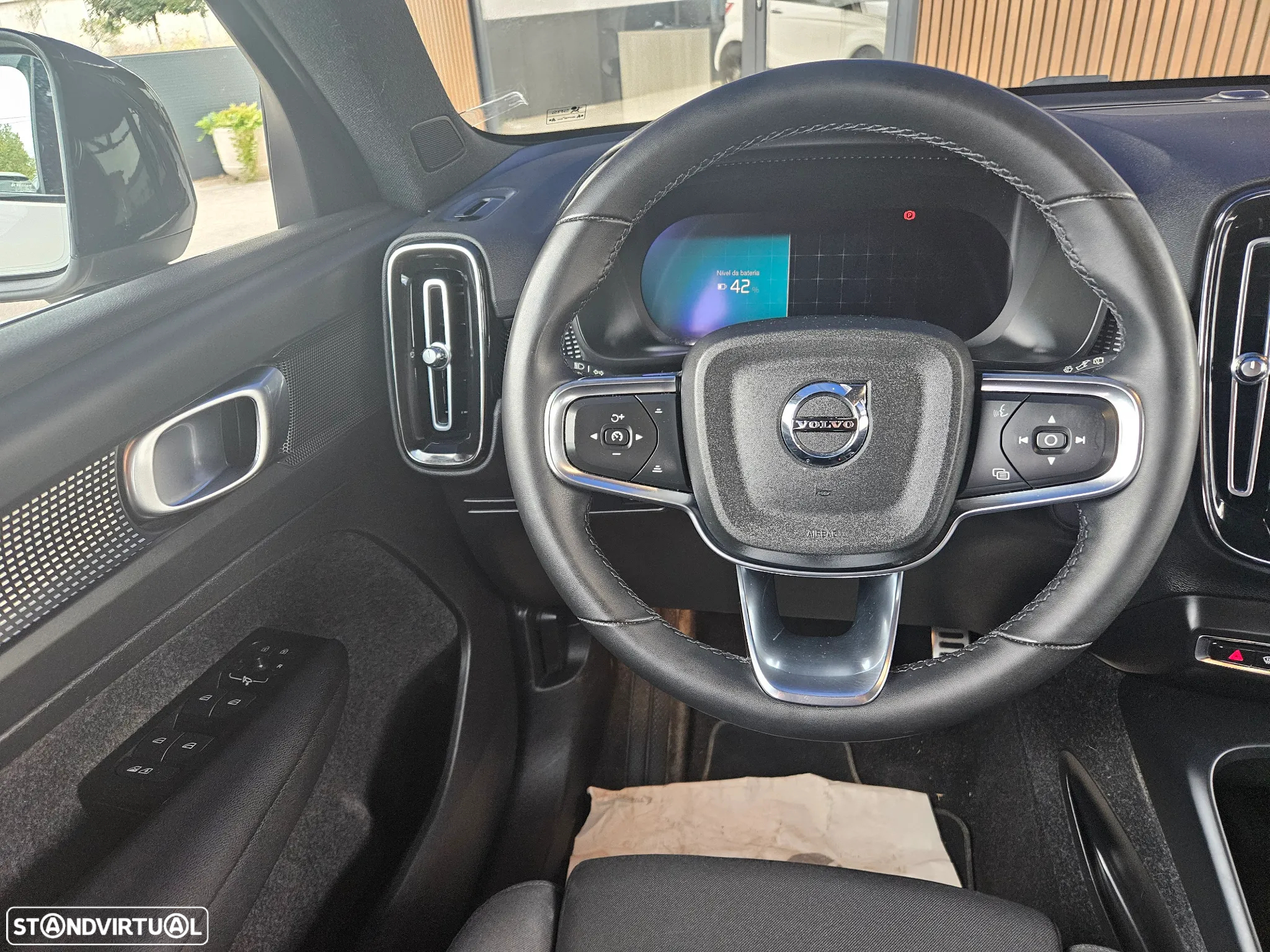 Volvo XC 40 Recharge Plus - 33