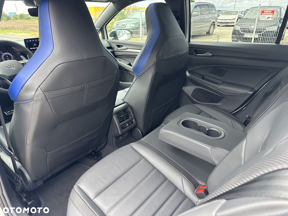 Volkswagen Golf - 23
