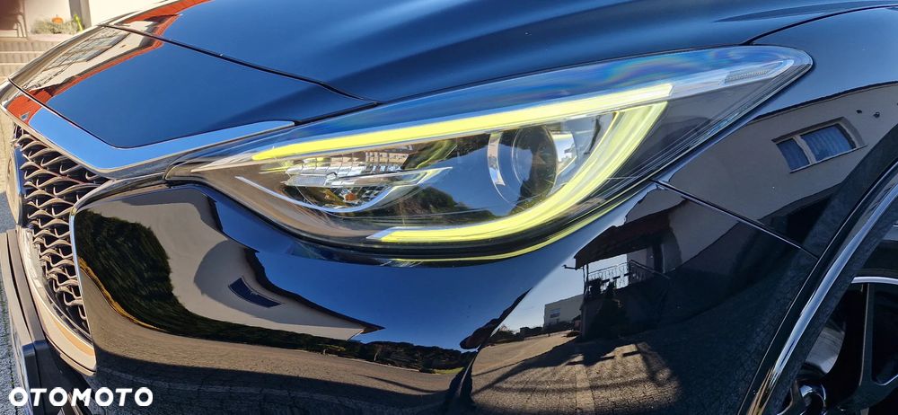 Infiniti Q30 - 18