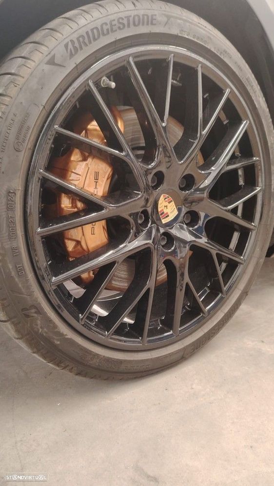 Porsche Panamera 4 E-Hybrid - 8