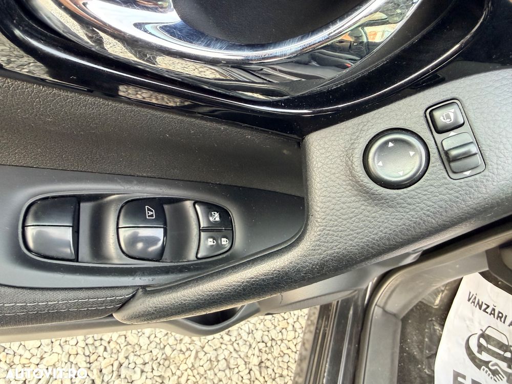 Nissan Qashqai 1.6 DCI Xtronic TEKNA - 19