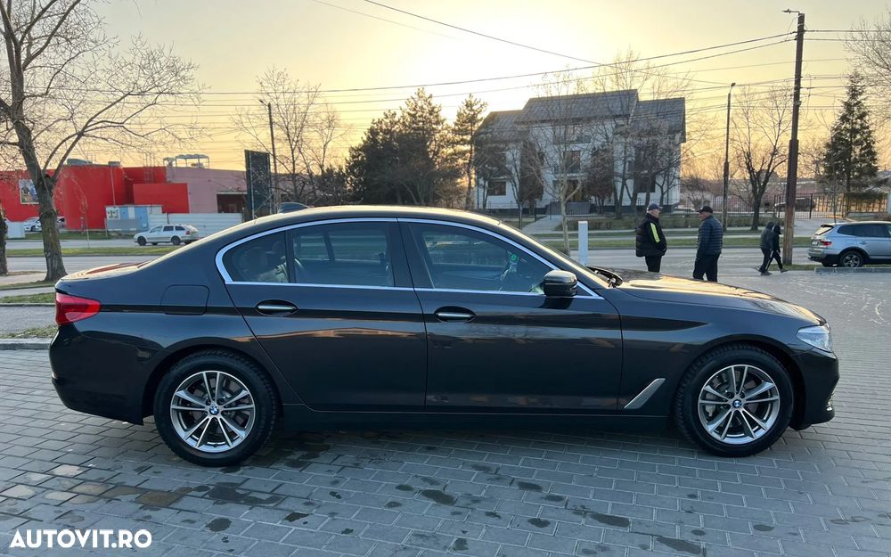BMW Seria 5 530i Aut. Luxury Line - 16