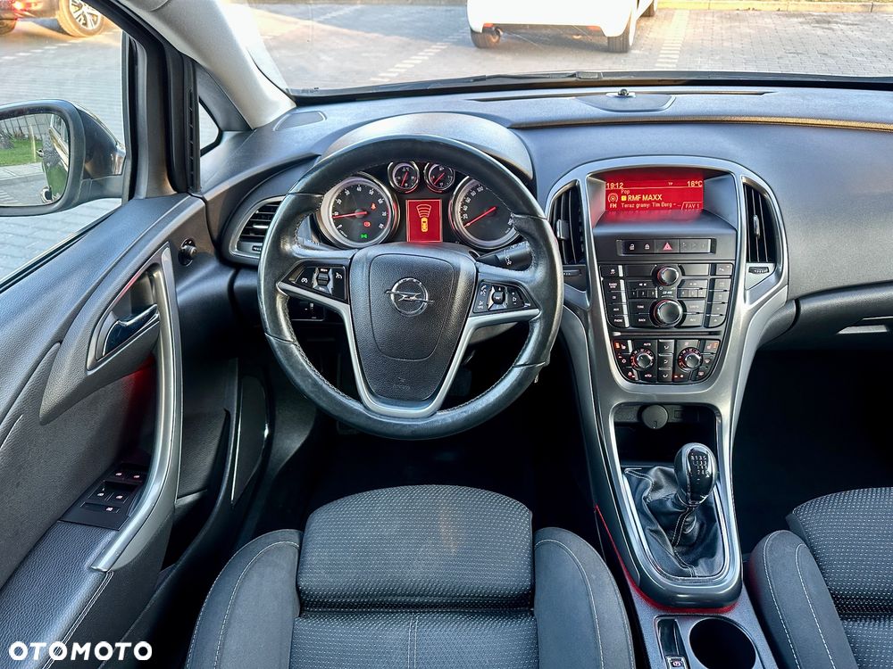 Opel Astra 1.4 Turbo Color Edition - 28