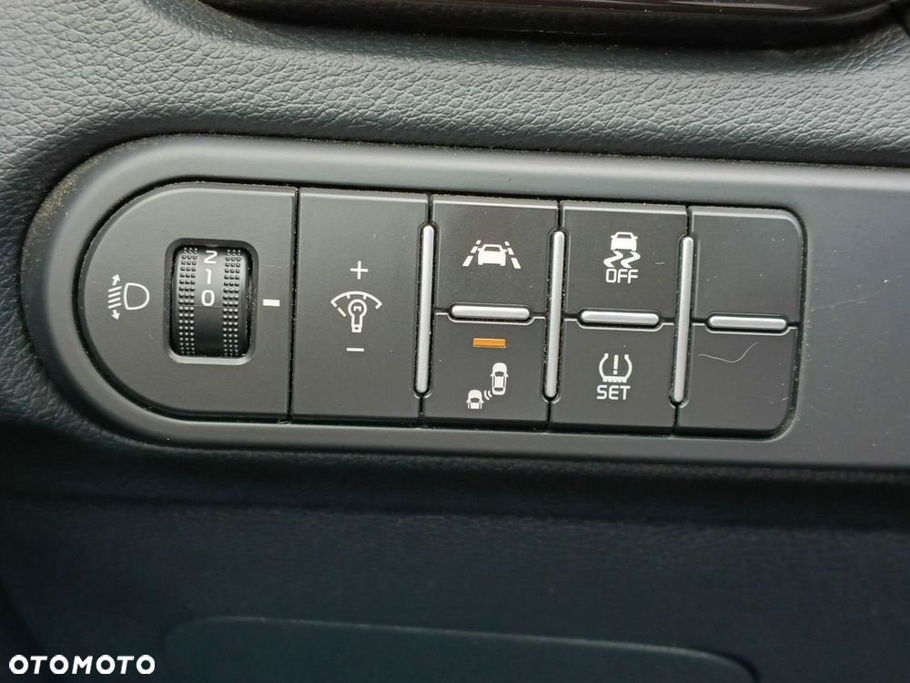 Kia XCeed - 24
