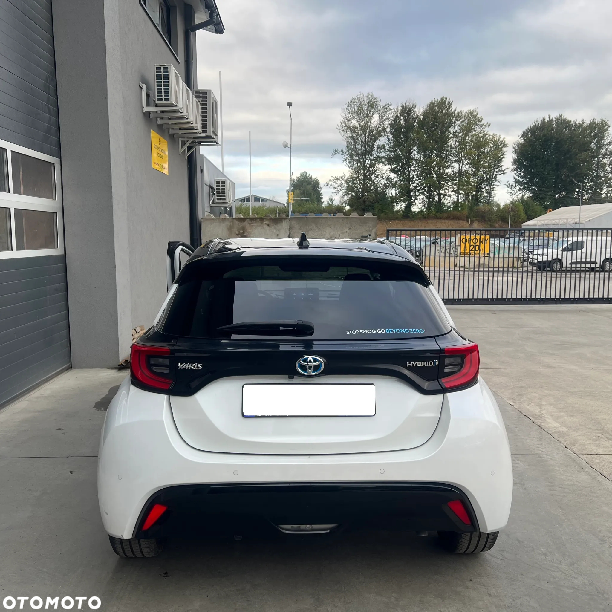 Toyota Yaris Hybrid 1.5 Style - 4