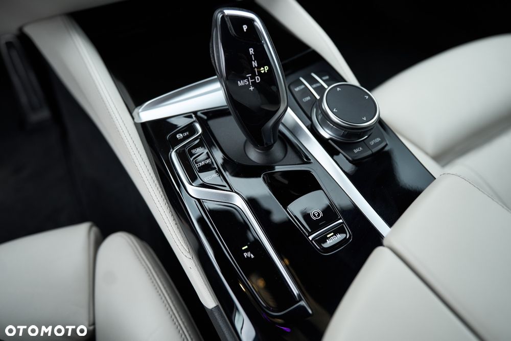 BMW Seria 5 520d xDrive MHEV M Sport sport - 27