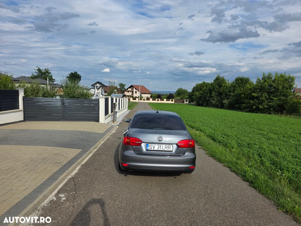Volkswagen Jetta 1.2 TSI Comfortline - 4