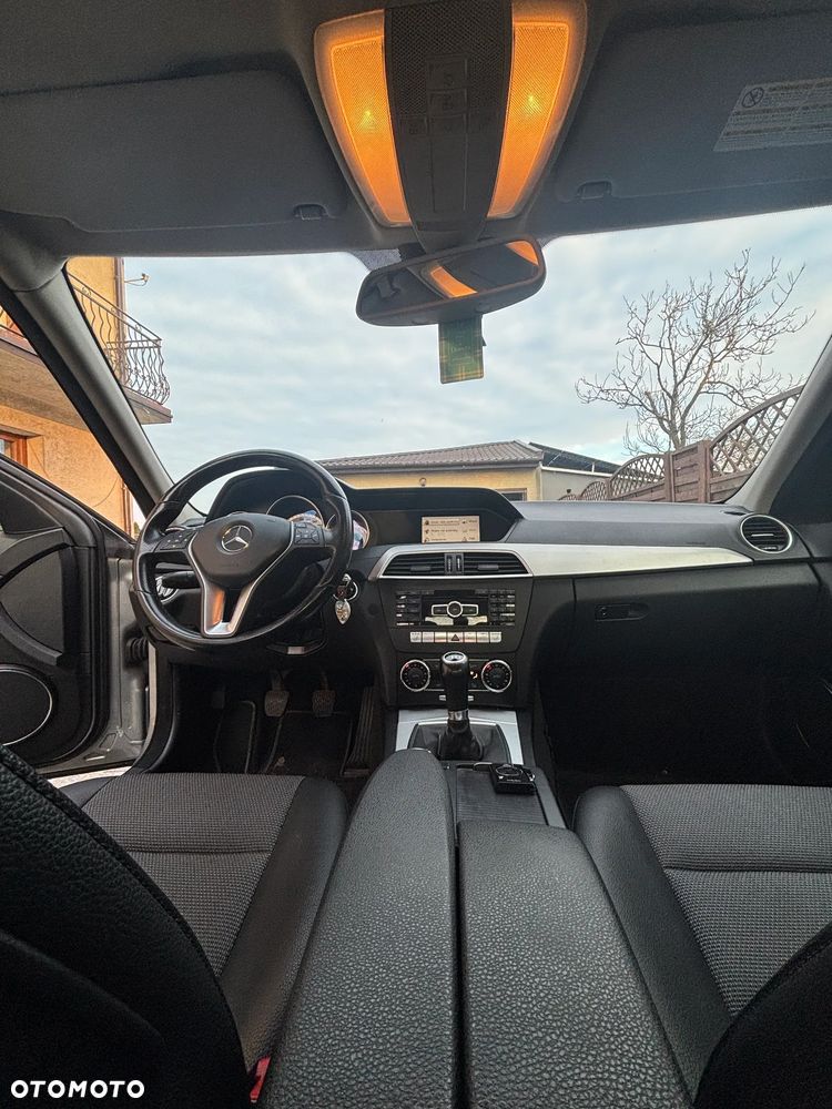 Mercedes-Benz Klasa C 220 CDI DPF (BlueEFFICIENCY) Avantgarde - 11