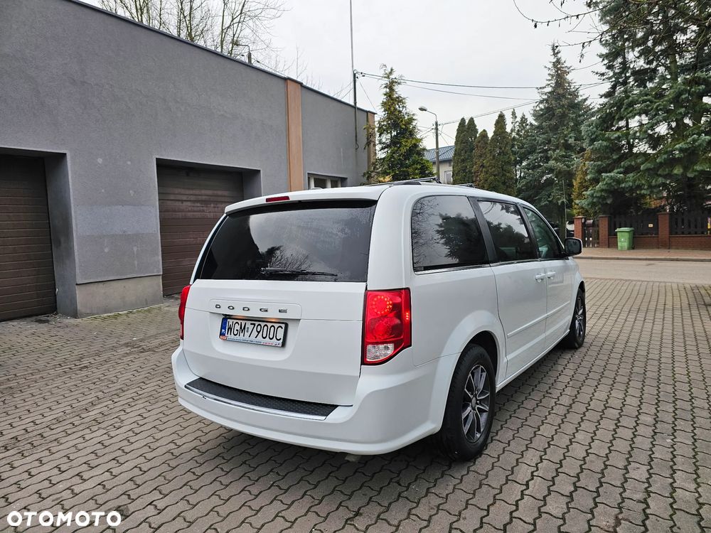 Dodge Grand Caravan 3.6 R/T - 25