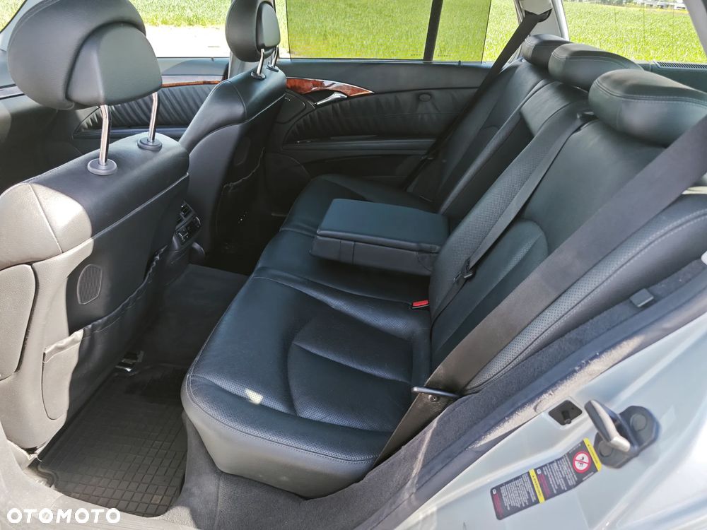 Mercedes-Benz Klasa E 320 T 4-Matic Elegance - 24