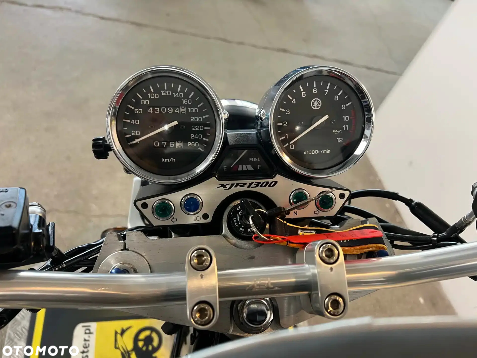Yamaha XJR - 30