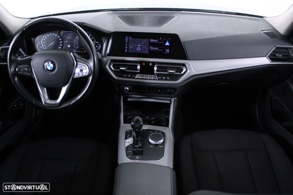 BMW 330 e Touring Auto - 18