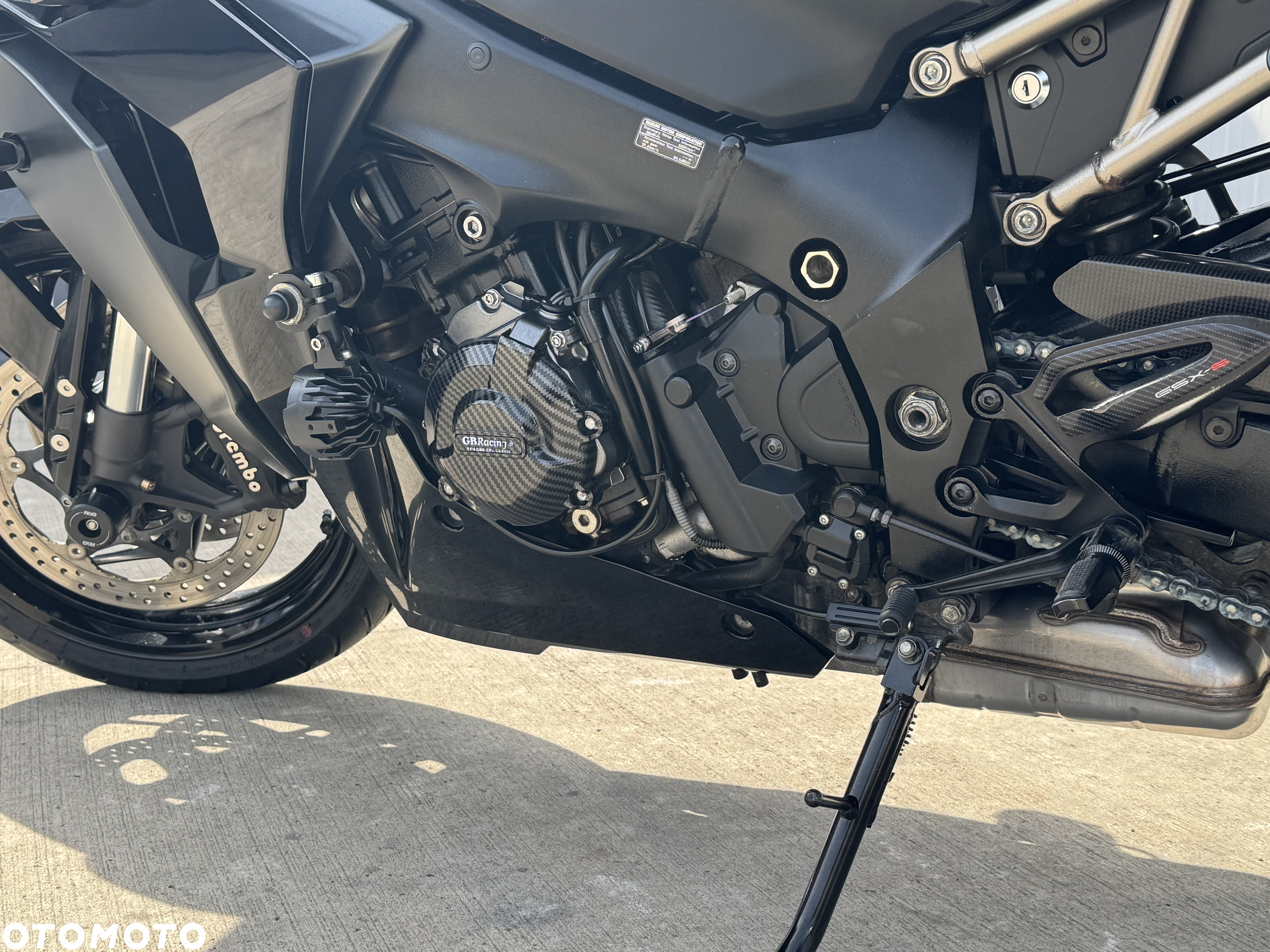 Suzuki GSX - 39
