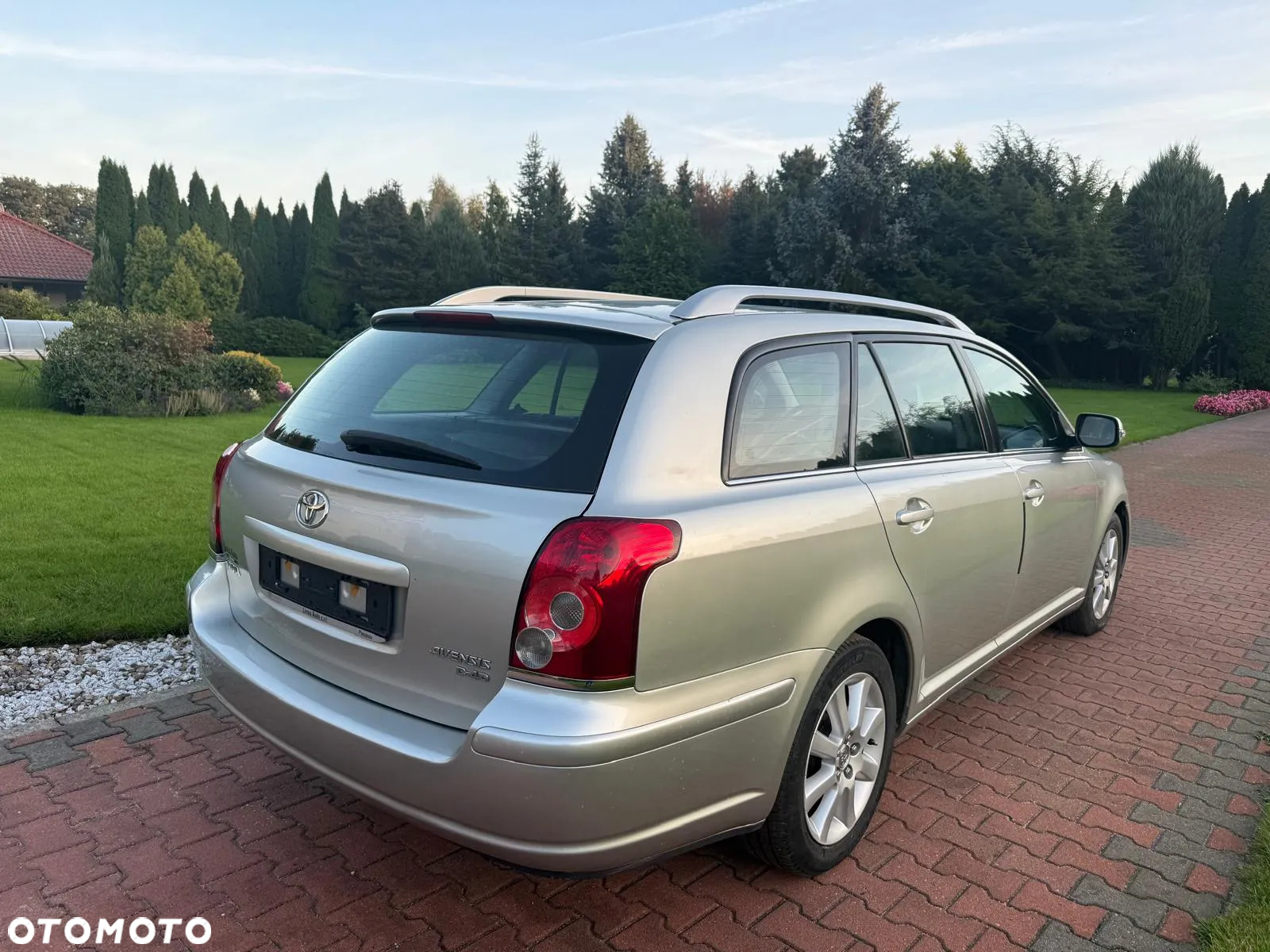 Toyota Avensis 2.0 D-4D Combi Sol - 5
