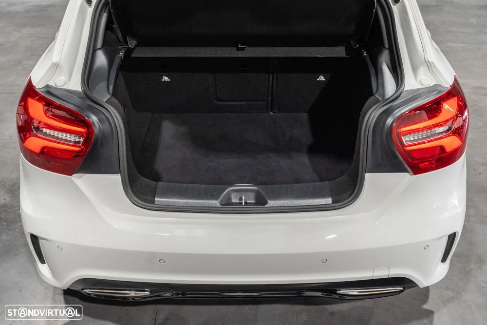 Mercedes-Benz A 180 AMG Line - 58