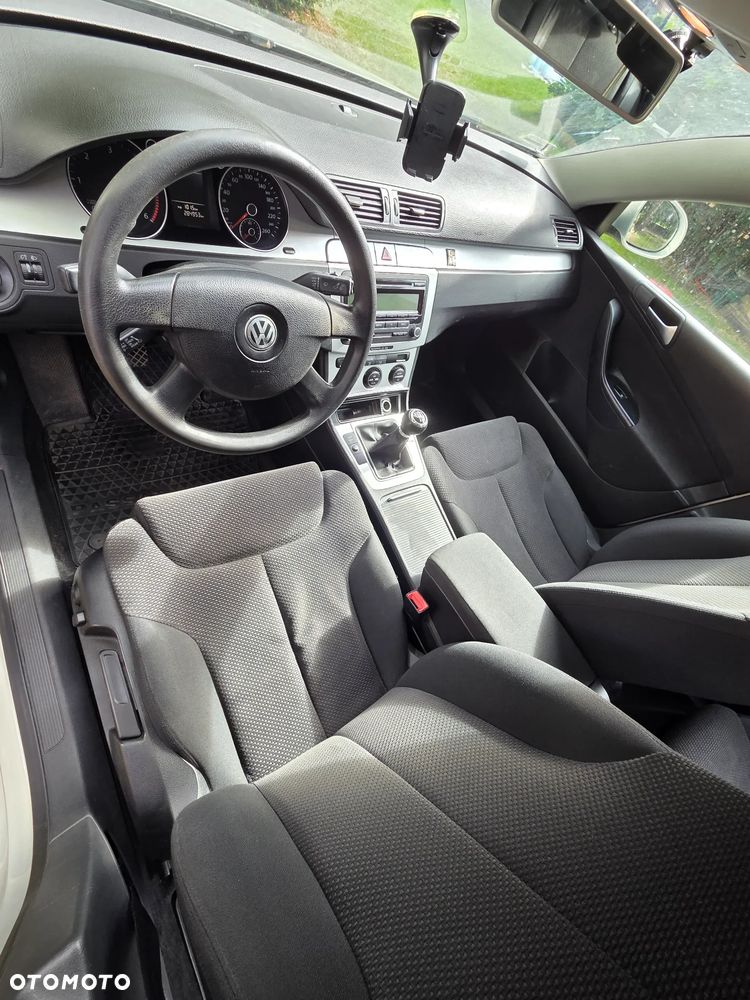 Volkswagen Passat 2.0 TDI Comfortline - 19