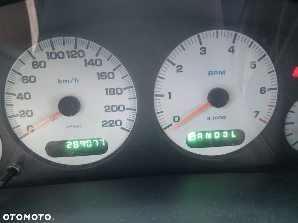 Chrysler Grand Voyager 3.3L LX - 24
