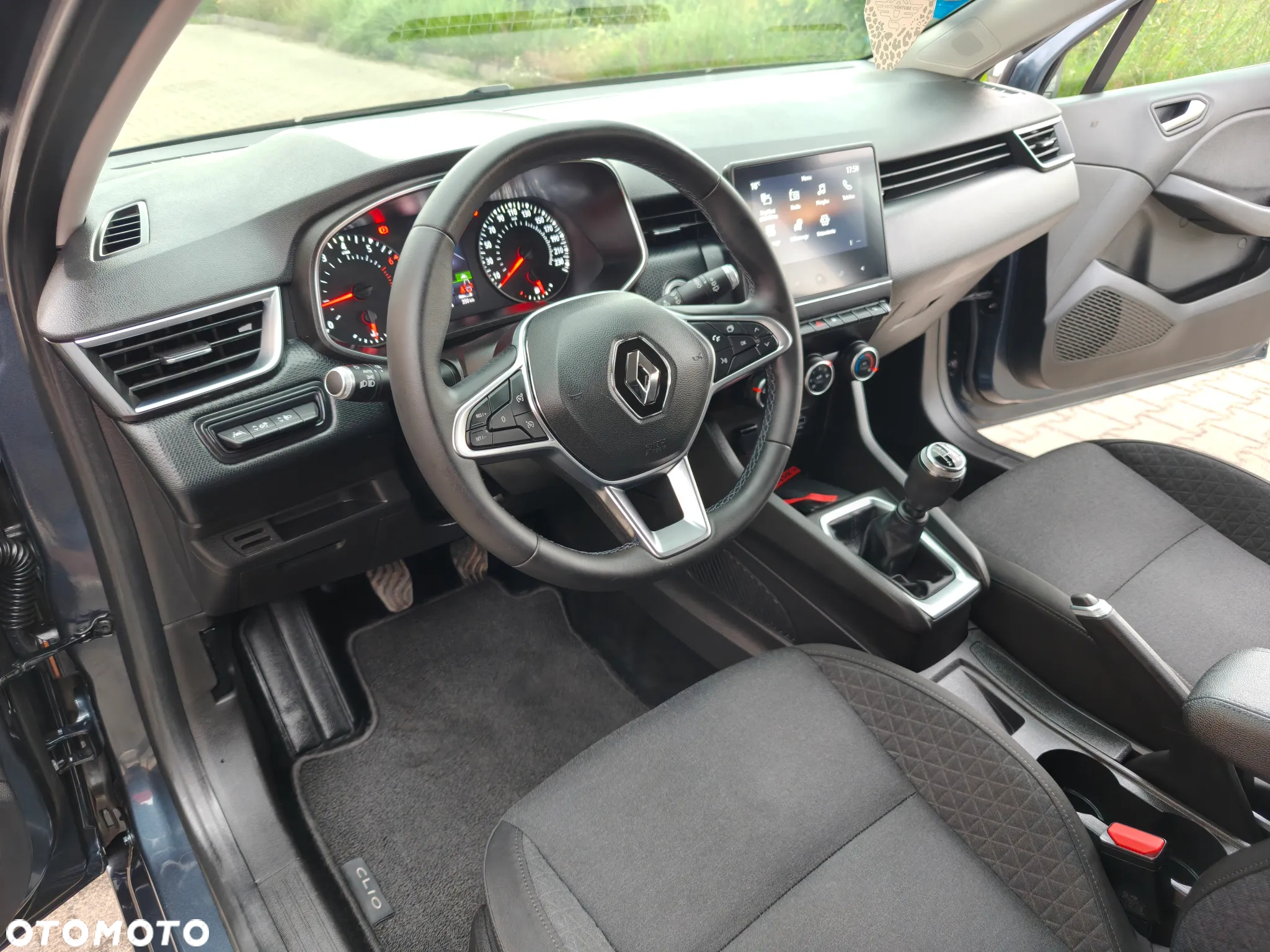 Renault Clio - 9