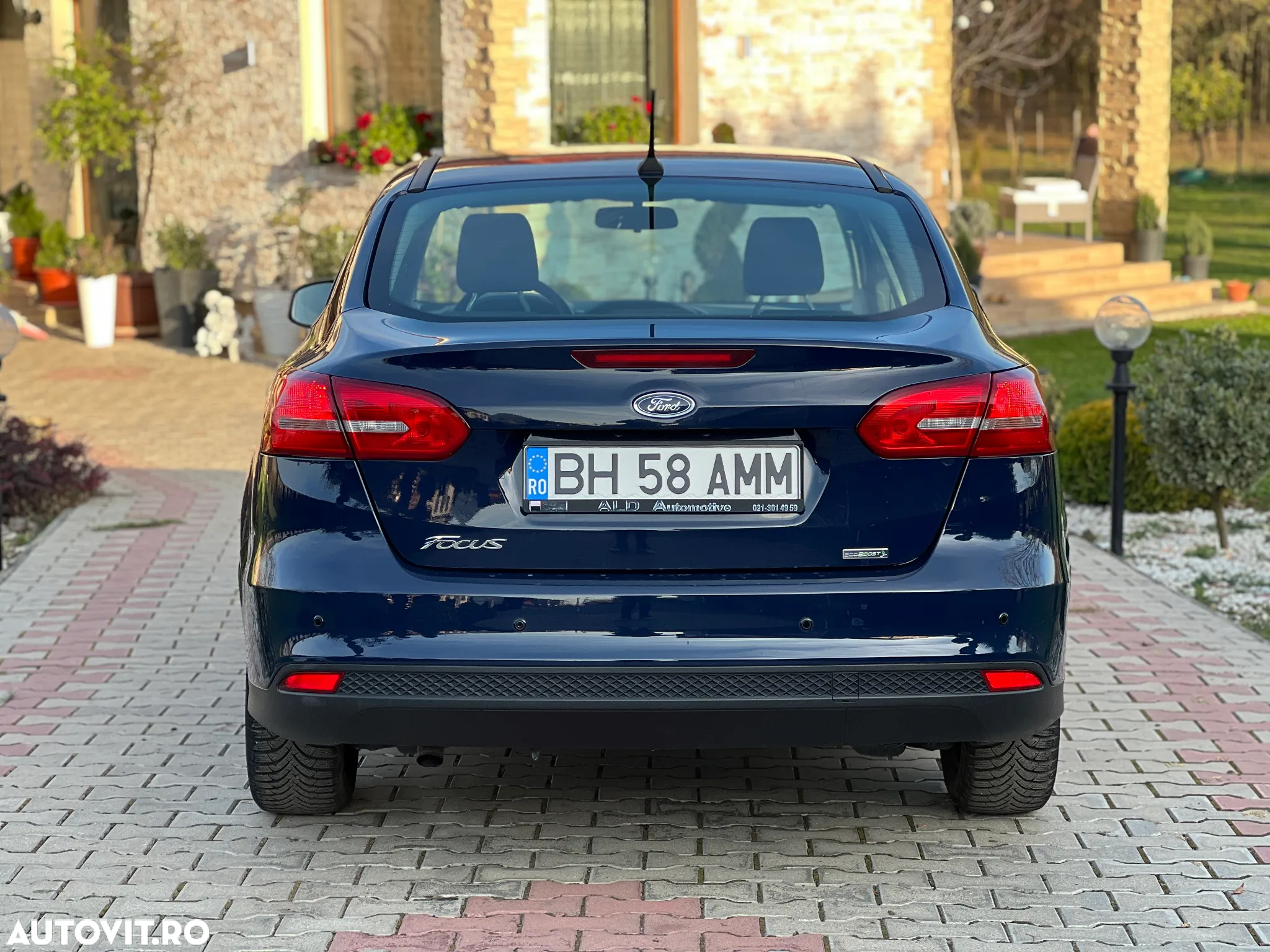 Ford Focus 1.0 EcoBoost Trend - 10