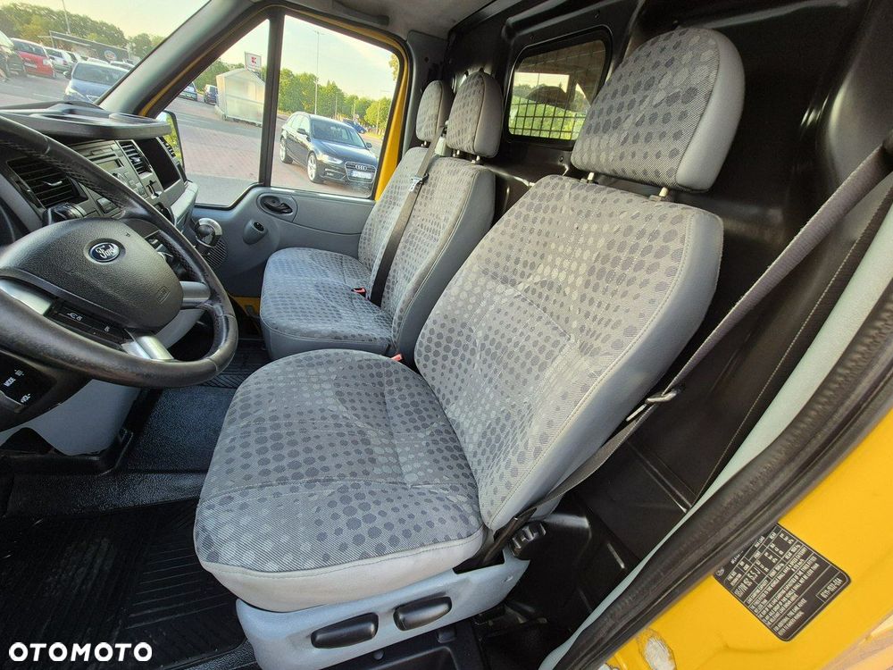 Ford Transit - 12