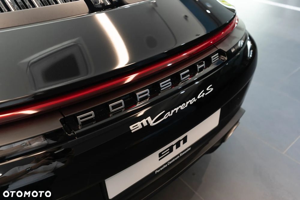 Porsche 911 Carrera 4S - 37