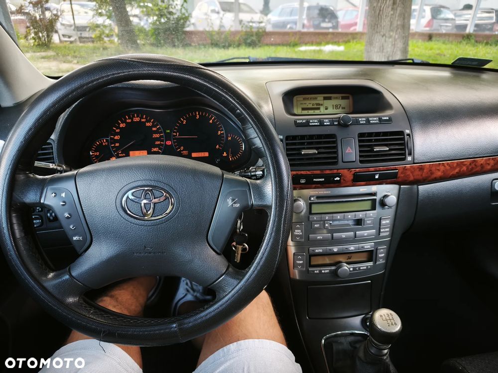 Toyota Avensis 2.2 D-4D Sol - 13