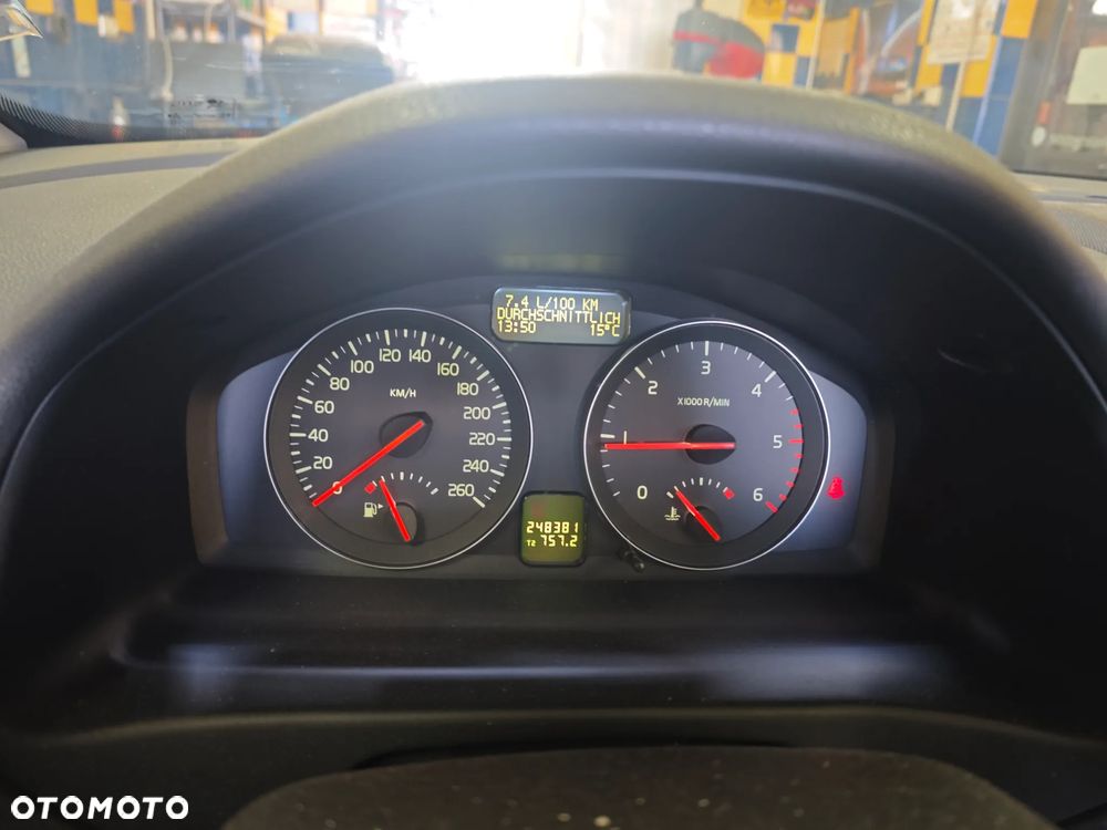 Volvo C70 2.0D Momentum - 33