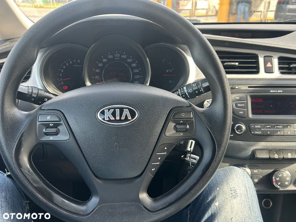 Kia Ceed - 16