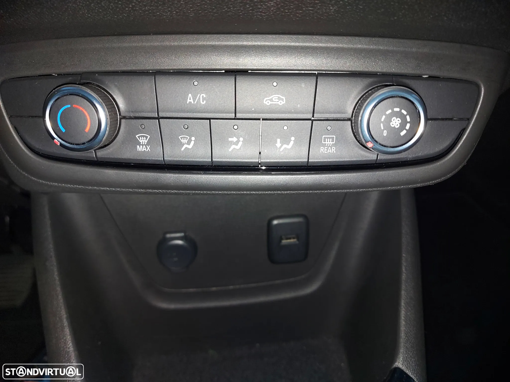 Opel Crossland X - 18