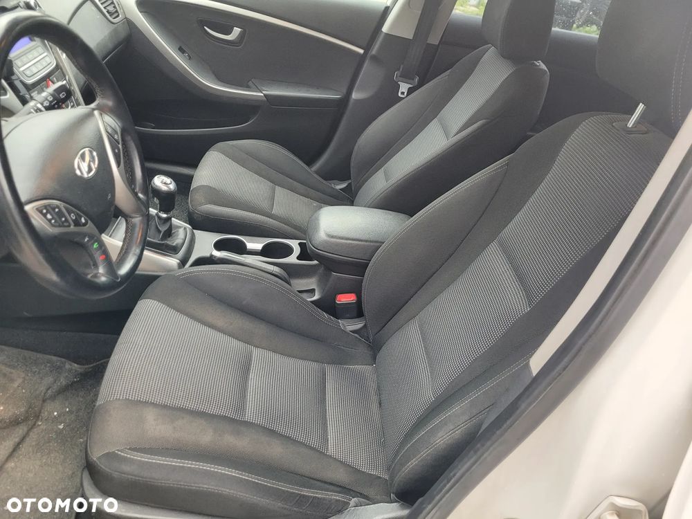 Hyundai i30 blue 1.6 CRDi YES Gold - 7
