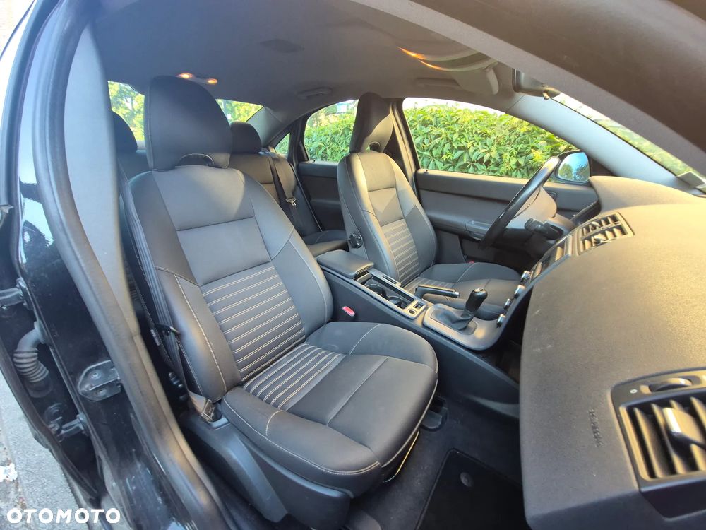 Volvo S40 D4 Momentum - 6
