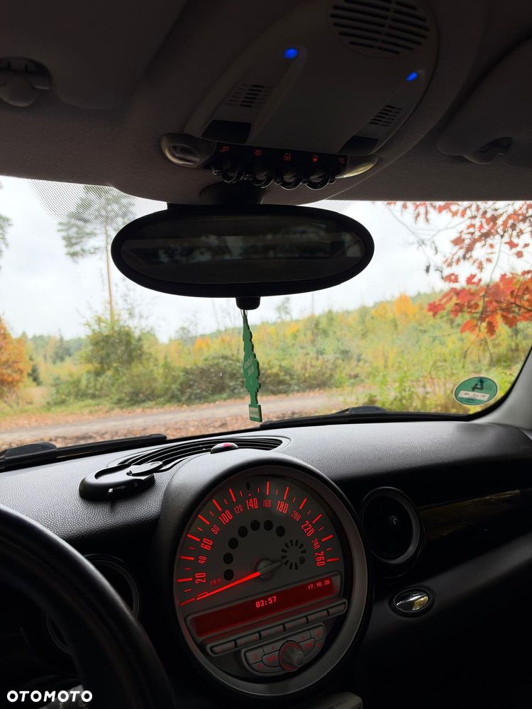 MINI Cooper Standard - 11