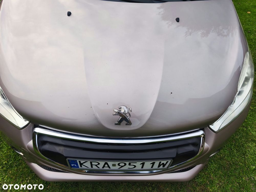 Peugeot 208 - 10