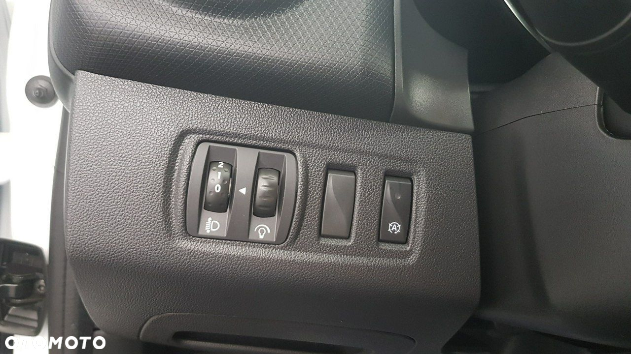 Renault Clio - 25