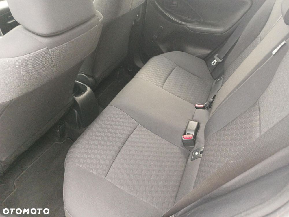 Toyota Yaris - 10