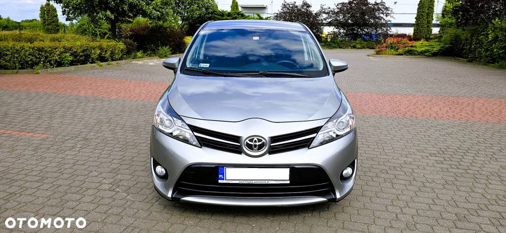 Toyota Verso 2.0 D-4D Premium - 4