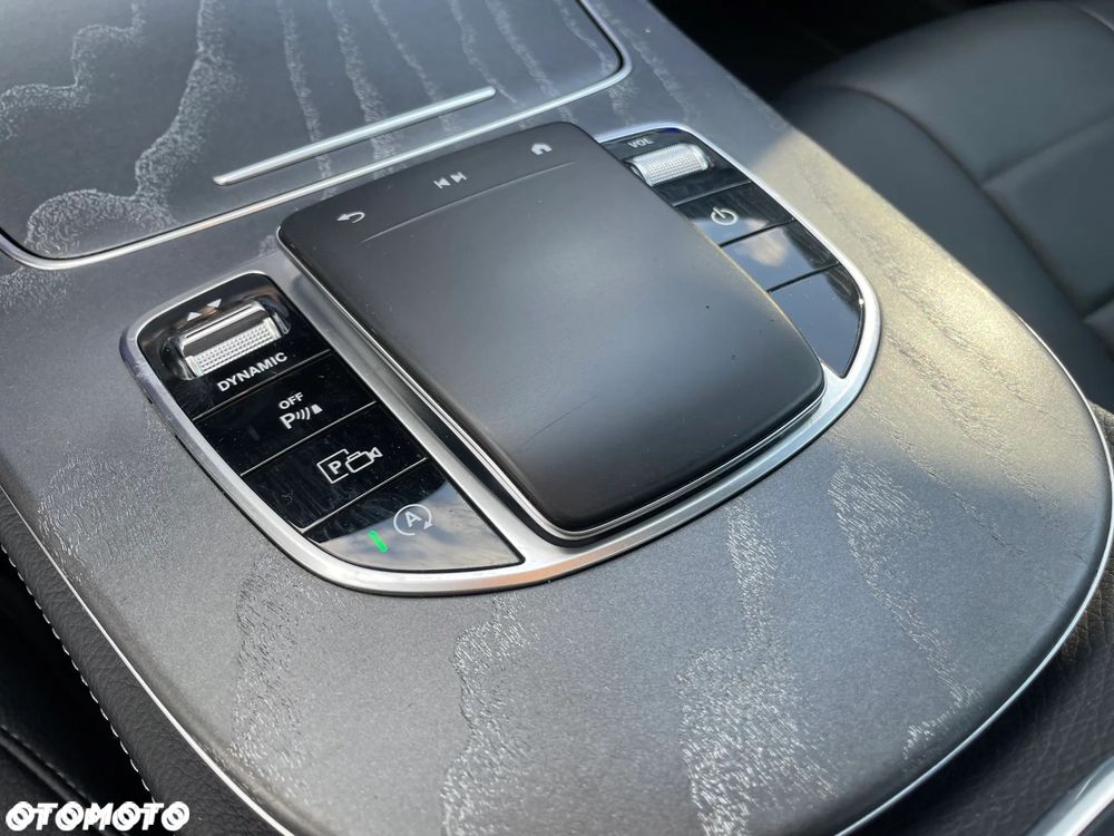 Mercedes-Benz CLS 300 d 4-Matic AMG - 36
