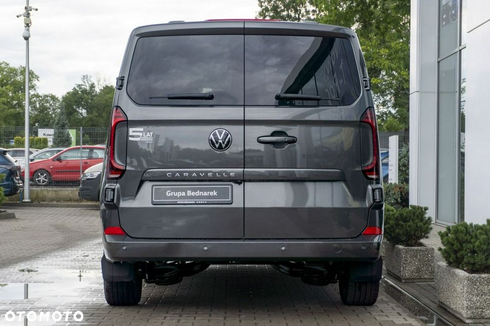 Volkswagen Caravelle - 8