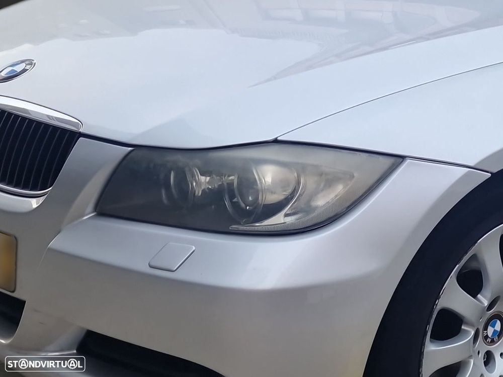 BMW 320 dA Exclusive - 4