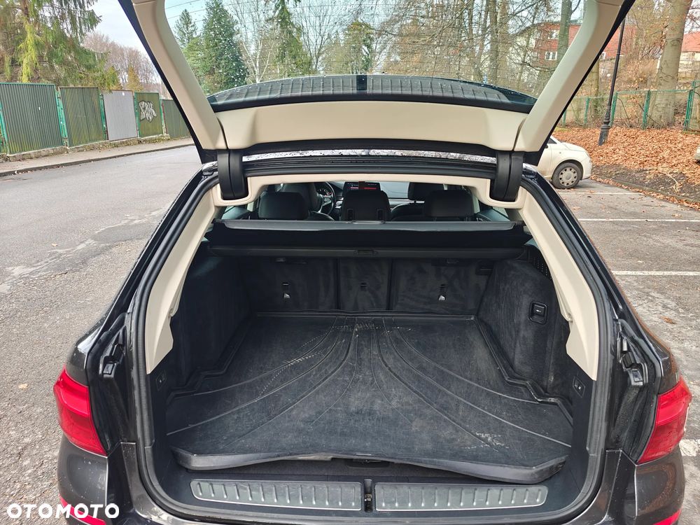 BMW Seria 5 520d xDrive Luxury Line - 7