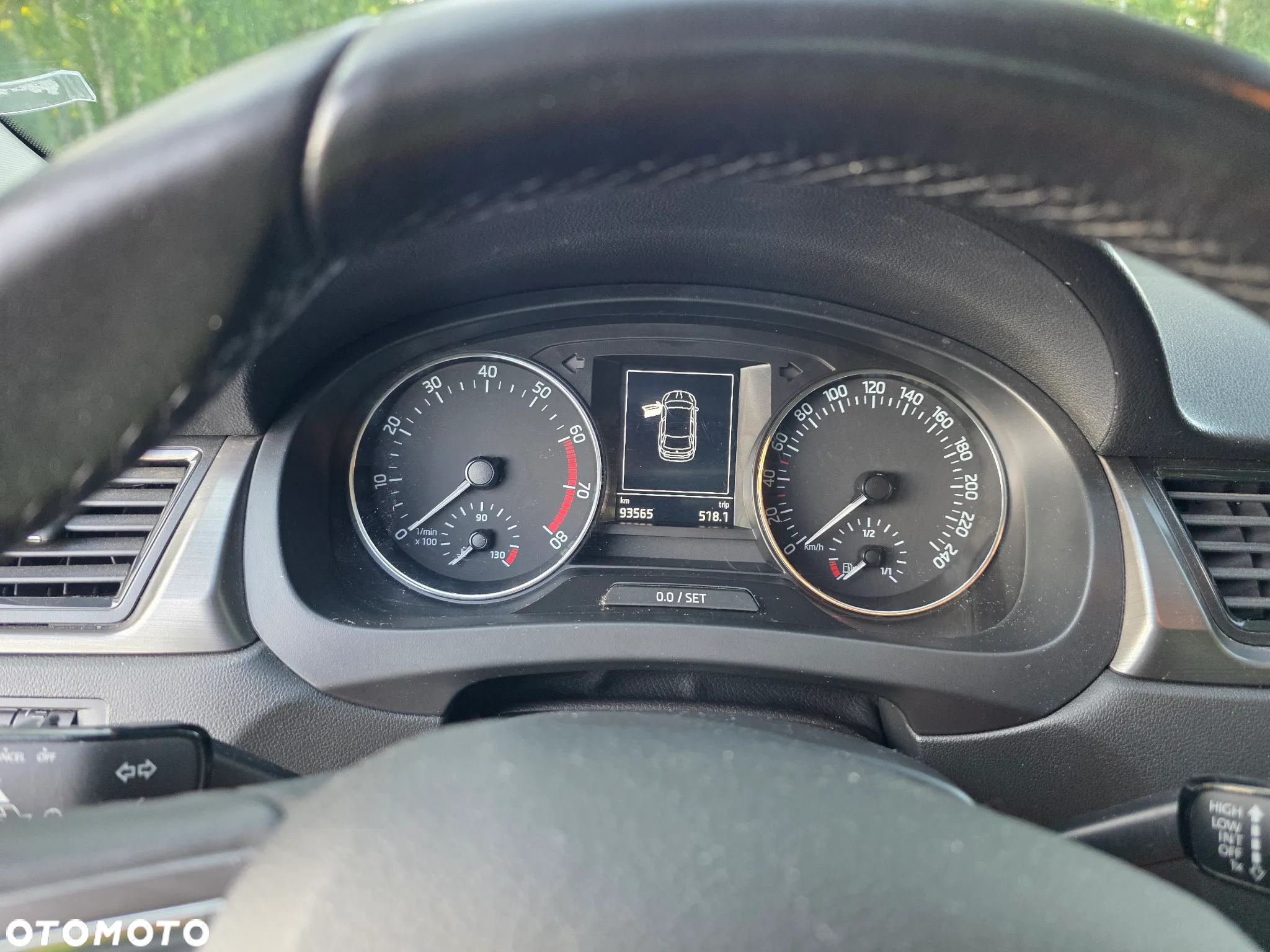 Skoda RAPID Spaceback 1.2 TSI (Green tec) Joy - 5