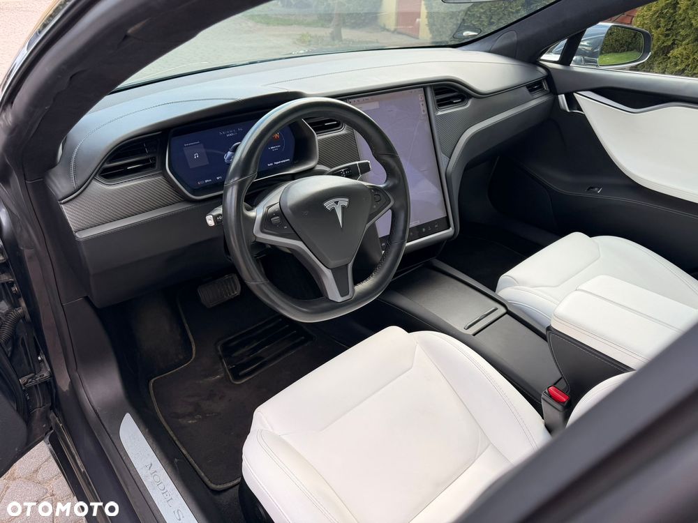 Tesla Model S - 7